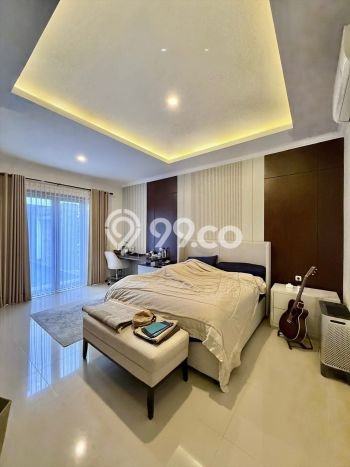 Hunian Mewah Dijual LT 280m2 di Kebon Jeruk, Jakarta Barat Hunian Mewah Dijual LT 280m2 di Kebon Jeruk, Jakarta Barat