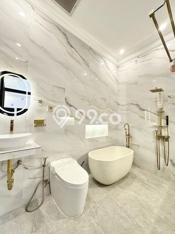 For Sale! Luxury House LT 105m2 Desain Modern di Pulomas For Sale! Luxury House LT 105m2 Desain Modern di Pulomas