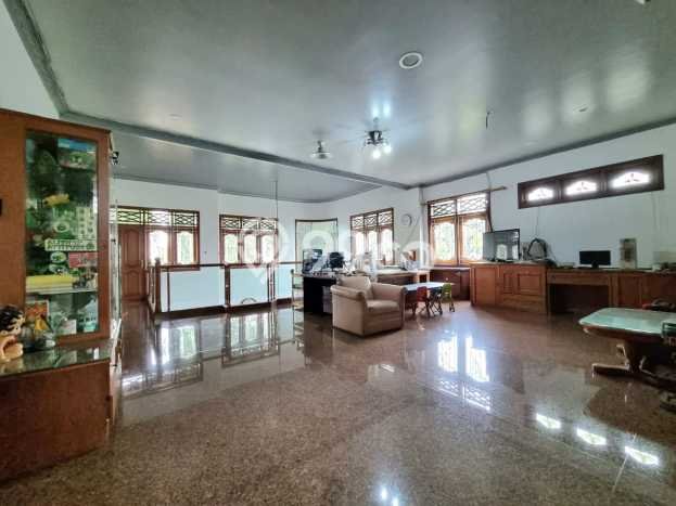 Ready to Use! Luxury House LT 387m2 Desain Modern di Kayu Putih Ready to Use! Luxury House LT 387m2 Desain Modern di Kayu Putih