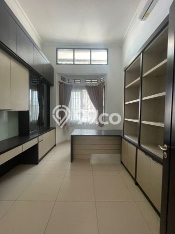 Jarang Ada! Rumah Kontrakan 4 Kamar Bagus Siap Huni Kota Baru Parahyangan Jarang Ada! Rumah Kontrakan 4 Kamar Bagus Siap Huni Kota Baru Parahyangan