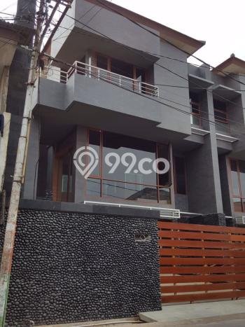 For Sale! Luxury House LT 205m2 Desain Elegan di Pejaten For Sale! Luxury House LT 205m2 Desain Elegan di Pejaten
