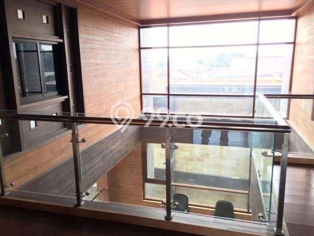 For Sale! Luxury House LT 205m2 Desain Elegan di Pejaten For Sale! Luxury House LT 205m2 Desain Elegan di Pejaten
