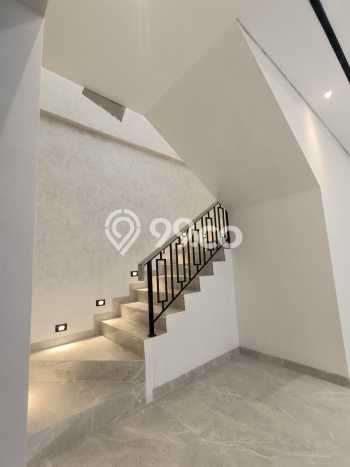 Rumah Elit LB 295m2 Siap Pakai Desain Elegan di Cengkareng Barat, Jakarta Barat Rumah Elit LB 295m2 Siap Pakai Desain Elegan di Cengkareng Barat, Jakarta Barat