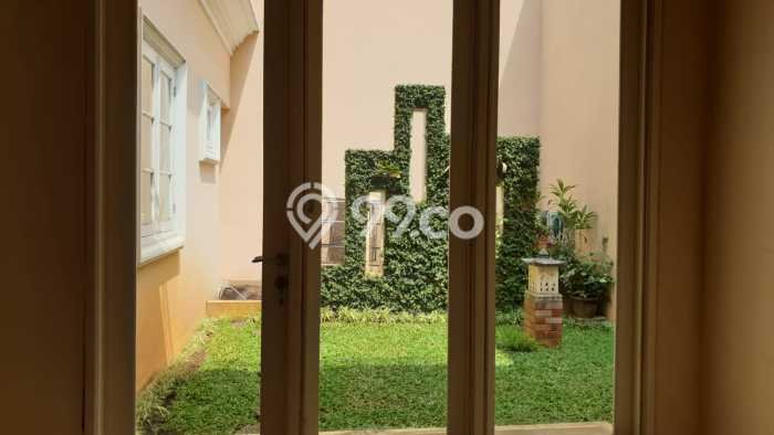 Jual Rumah Mewah Megah Dengan View Eksklusif di Gading Serpong, Tangerang Jual Rumah Mewah Megah Dengan View Eksklusif di Gading Serpong, Tangerang