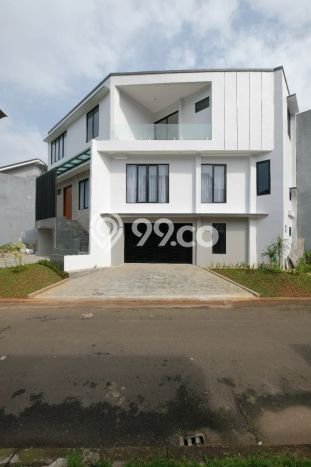 SIAP HUNI! Rumah Asri di Modernland, Luas 214m² LB 350m² SIAP HUNI! Rumah Asri di Modernland, Luas 214m² LB 350m²