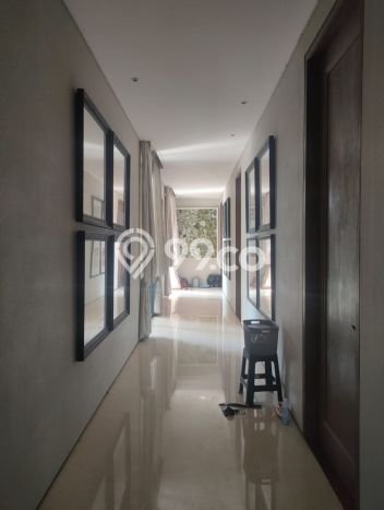 Jual Segera Rumah 6 KT 6 KM di Kawasan Komersial Surabaya Kota, Surabaya Jual Segera Rumah 6 KT 6 KM di Kawasan Komersial Surabaya Kota, Surabaya