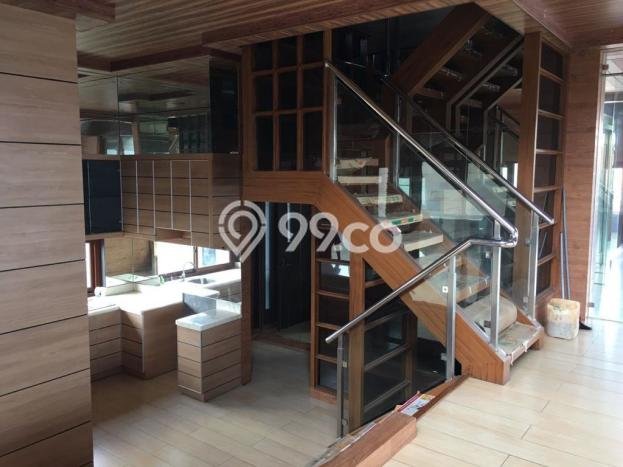 For Sale! Luxury House LT 205m2 Desain Elegan di Pejaten For Sale! Luxury House LT 205m2 Desain Elegan di Pejaten