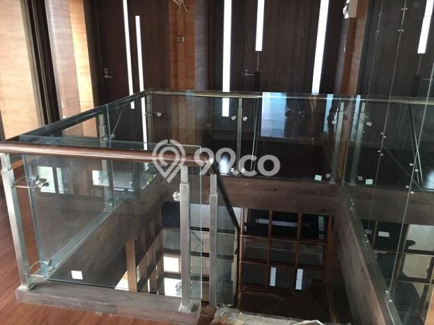 For Sale! Luxury House LT 205m2 Desain Elegan di Pejaten For Sale! Luxury House LT 205m2 Desain Elegan di Pejaten