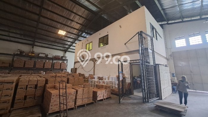 AREA KOMERSIAL! Gudang For Rent Kawasan Regol, Luas 1200m², Jalan Strategis, Siap Operasi AREA KOMERSIAL! Gudang For Rent Kawasan Regol, Luas 1200m², Jalan Strategis, Siap Operasi