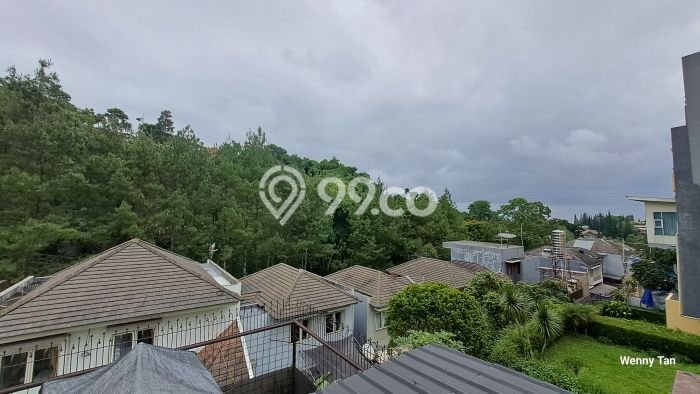 Ready to Use! Luxury House LT 220m2 Desain Modern di Dago Pakar Ready to Use! Luxury House LT 220m2 Desain Modern di Dago Pakar