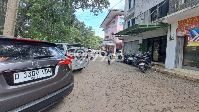 Ruko Disewa di Bandung dengan LB 264m2 Area Komersial Ramai Ruko Disewa di Bandung dengan LB 264m2 Area Komersial Ramai