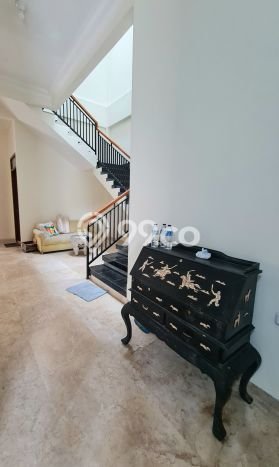 Rumah Mewah Siap Huni LT 421m2 di Antapani, Bandung Rumah Mewah Siap Huni LT 421m2 di Antapani, Bandung