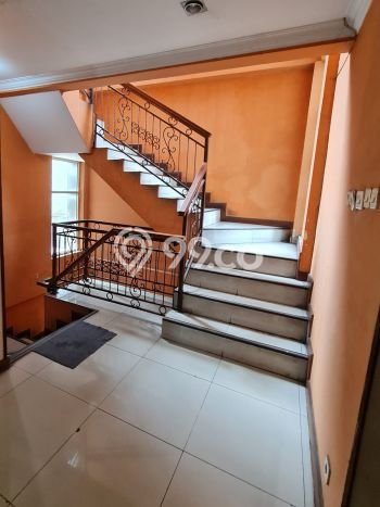 Rumah Mewah LB 1500m2 Siap Pakai Desain Elegan di Supratman, Bandung Rumah Mewah LB 1500m2 Siap Pakai Desain Elegan di Supratman, Bandung