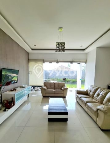 Rumah Elit Modern Tanpa Renovasi di Setra Duta Bandung Rumah Elit Modern Tanpa Renovasi di Setra Duta Bandung