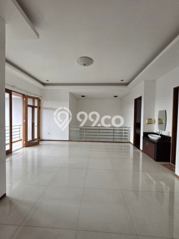 Rumah Elit Modern Tanpa Renovasi di Setra Duta Bandung Rumah Elit Modern Tanpa Renovasi di Setra Duta Bandung