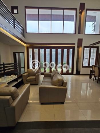 Ready to Use! Luxury House LT 336m2 Desain Elegan di Setra Duta Ready to Use! Luxury House LT 336m2 Desain Elegan di Setra Duta