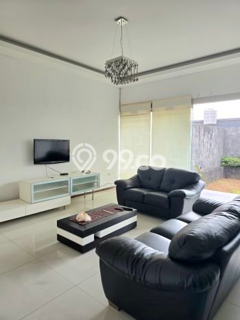 Rumah Elit Modern Tanpa Renovasi di Setra Duta Bandung Rumah Elit Modern Tanpa Renovasi di Setra Duta Bandung