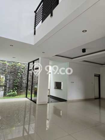 Disewakan! Rumah 5 Kamar Tidur &
4 Kamar Mandi di Setra Duta, Bandung Disewakan! Rumah 5 Kamar Tidur &
4 Kamar Mandi di Setra Duta, Bandung