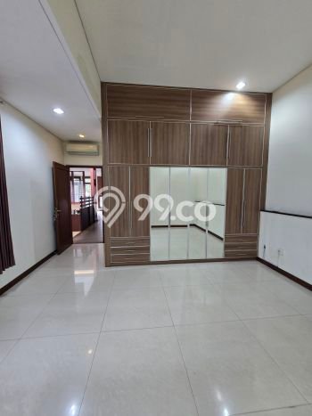 Ready to Use! Luxury House LT 336m2 Desain Elegan di Setra Duta Ready to Use! Luxury House LT 336m2 Desain Elegan di Setra Duta