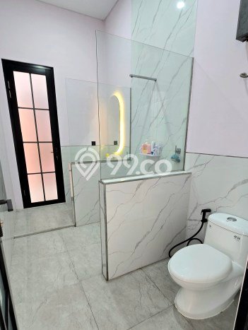 Jual Rumah Luas Elegan Dengan View Cantik di Taman Kopo Indah, Bandung Jual Rumah Luas Elegan Dengan View Cantik di Taman Kopo Indah, Bandung