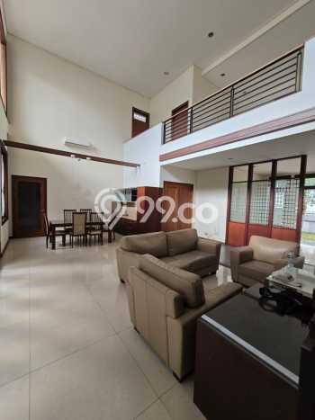 Rumah Luxury Modern Tanpa Renovasi di Setra Duta Bandung Rumah Luxury Modern Tanpa Renovasi di Setra Duta Bandung