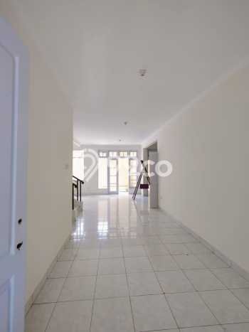 Rumah Sewa Jakarta Timur LT 200m2 LB 320m2 Kawasan Cibubur Rumah Sewa Jakarta Timur LT 200m2 LB 320m2 Kawasan Cibubur