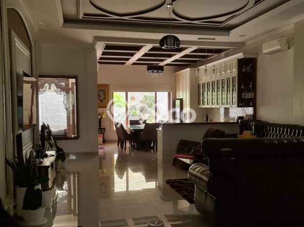 Rumah Elit Modern Siap Huni di Cibubur Jakarta Timur Rumah Elit Modern Siap Huni di Cibubur Jakarta Timur
