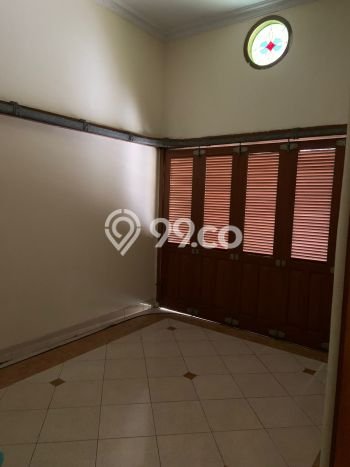 Rumah sewa siap pakai 6 Kamar Tidur di Cibubur, Depok Rumah sewa siap pakai 6 Kamar Tidur di Cibubur, Depok