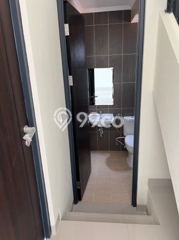 Ready to Use! Luxury House LT 161m2 Desain Modern di Cibubur Ready to Use! Luxury House LT 161m2 Desain Modern di Cibubur