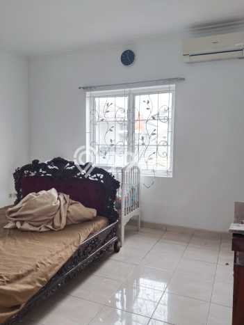 Rumah Disewakan Jakarta Timur LT 180m2 LB 169m2 Area Cibubur Rumah Disewakan Jakarta Timur LT 180m2 LB 169m2 Area Cibubur