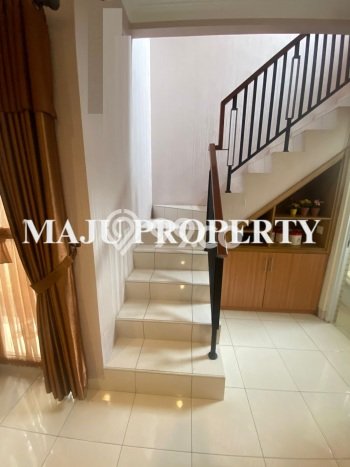 Rumah Modern 2 KT di Cibubur Bogor Full Furnished Rumah Modern 2 KT di Cibubur Bogor Full Furnished