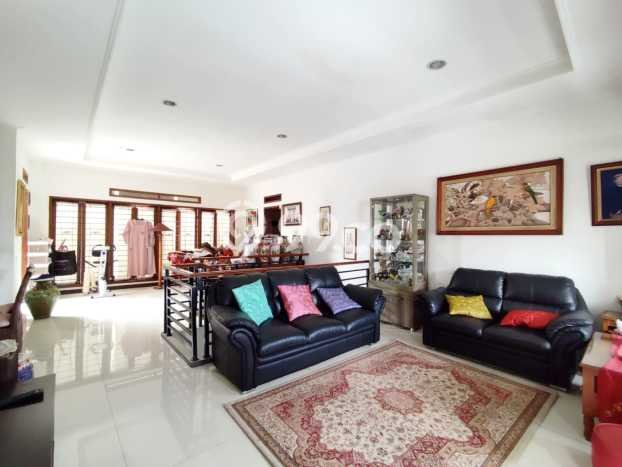 Siap Huni Rumah Mewah 7 Kamar di Cibeunying Kidul Dekat ke Mana Saja Siap Huni Rumah Mewah 7 Kamar di Cibeunying Kidul Dekat ke Mana Saja
