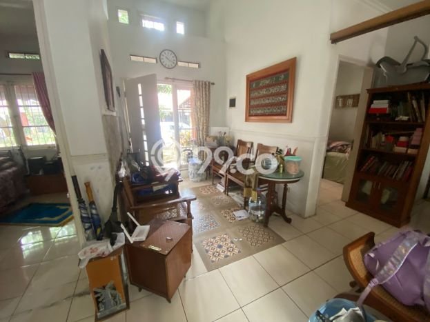 HOT LISTING! Rumah Siap Huni area , Luas 180m2m² LB 70m2m² HOT LISTING! Rumah Siap Huni area , Luas 180m2m² LB 70m2m²