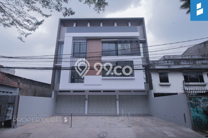 INVESTASI MENGUNTUNGKAN! Ruko di Sudirman, Luas 110m², Potensi Sewa Tinggi INVESTASI MENGUNTUNGKAN! Ruko di Sudirman, Luas 110m², Potensi Sewa Tinggi