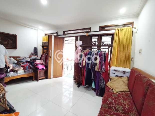 Siap Huni Rumah Mewah 7 Kamar di Cibeunying Kidul Dekat ke Mana Saja Siap Huni Rumah Mewah 7 Kamar di Cibeunying Kidul Dekat ke Mana Saja