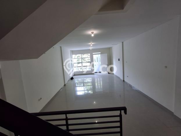 Ruko Area Premium di , Luas 200m2m², Ramai Ruko Area Premium di , Luas 200m2m², Ramai