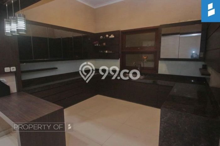 Rumah lokasi Batununggal, Bandung, LT 473m2m² Bangunan 550m2m² Rumah lokasi Batununggal, Bandung, LT 473m2m² Bangunan 550m2m²