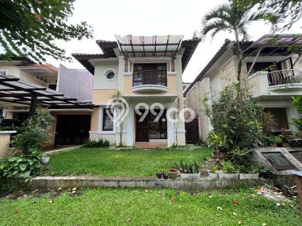 Rumah Lokasi Strategis di , Bandung, Luas 220m2m² Bangunan 120m2m² Rumah Lokasi Strategis di , Bandung, Luas 220m2m² Bangunan 120m2m²