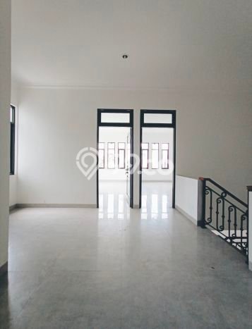 Rumah Luas Asri 4 KT Siap Pakai di Bintaro Tangerang Selatan Rumah Luas Asri 4 KT Siap Pakai di Bintaro Tangerang Selatan