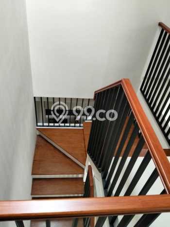 Rumah Strategis Minimalis Lb 140m2 di BSD, Tangerang Selatan Rumah Strategis Minimalis Lb 140m2 di BSD, Tangerang Selatan