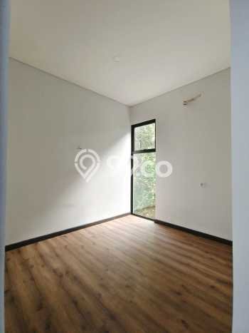 Rumah Modern 3 KT di BSD City Tangerang Semi Furnished Rumah Modern 3 KT di BSD City Tangerang Semi Furnished