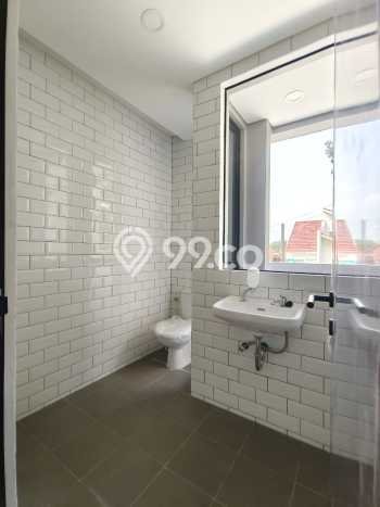 Rumah Modern 3 KT di BSD City Tangerang Semi Furnished Rumah Modern 3 KT di BSD City Tangerang Semi Furnished