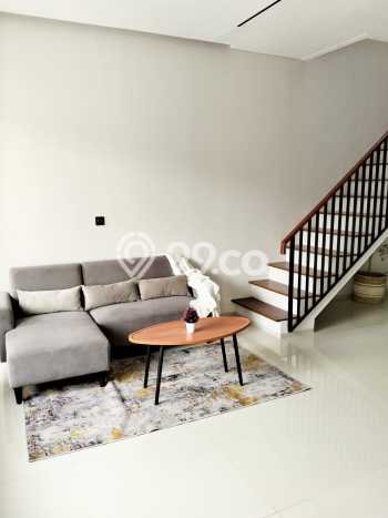 Rumah Strategis Minimalis Lb 140m2 di BSD, Tangerang Selatan Rumah Strategis Minimalis Lb 140m2 di BSD, Tangerang Selatan