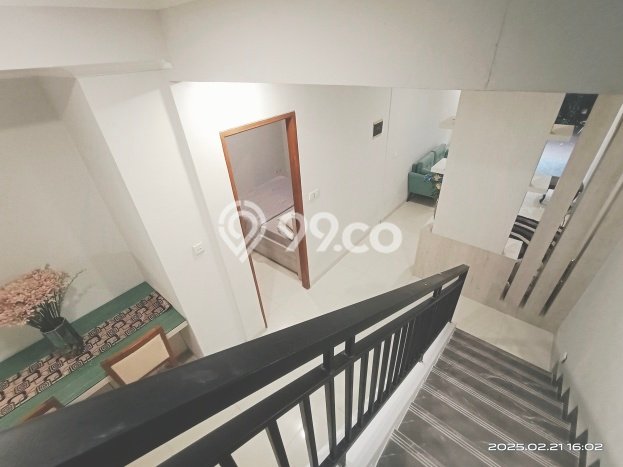 Rumah Modern 3 KT di Bintaro Tangerang Selatan Full Furnished Rumah Modern 3 KT di Bintaro Tangerang Selatan Full Furnished
