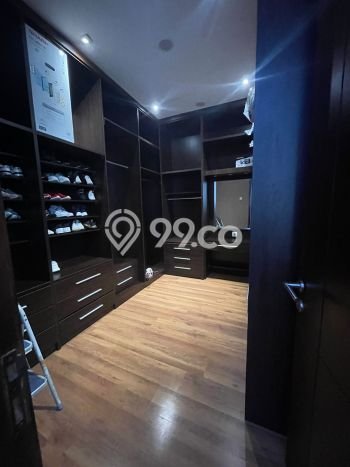 Rumah Mewah LB 250m2 Siap Pakai Desain Elegan di Bintaro, Tangerang Selatan Rumah Mewah LB 250m2 Siap Pakai Desain Elegan di Bintaro, Tangerang Selatan