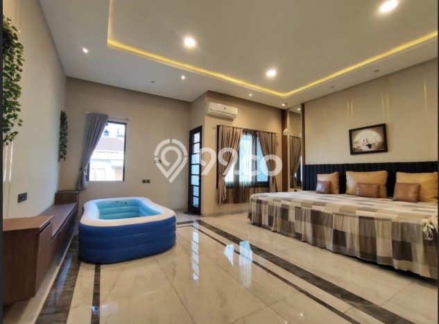Rumah Elit Modern Tanpa Renovasi di Permata Buana Jakarta Barat Rumah Elit Modern Tanpa Renovasi di Permata Buana Jakarta Barat
