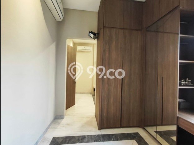 Rumah Elit Modern Tanpa Renovasi di Permata Buana Jakarta Barat Rumah Elit Modern Tanpa Renovasi di Permata Buana Jakarta Barat