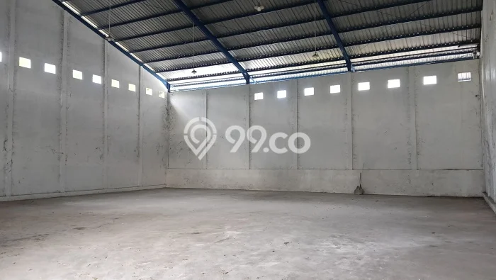 Gudang Komersial Disewakan di Tenggarang Bondowoso Luas 400m2 Gudang Komersial Disewakan di Tenggarang Bondowoso Luas 400m2