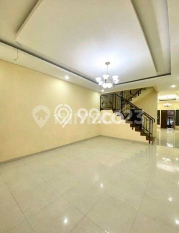 Rumah Elit LB 200m2 Siap Pakai Desain Elegan di Kemanggisan, Jakarta Barat Rumah Elit LB 200m2 Siap Pakai Desain Elegan di Kemanggisan, Jakarta Barat