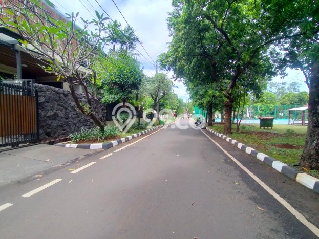 Rumah Mewah LB 400m2 Siap Huni Desain Elegan di Pondok Kelapa, Jakarta Timur Rumah Mewah LB 400m2 Siap Huni Desain Elegan di Pondok Kelapa, Jakarta Timur